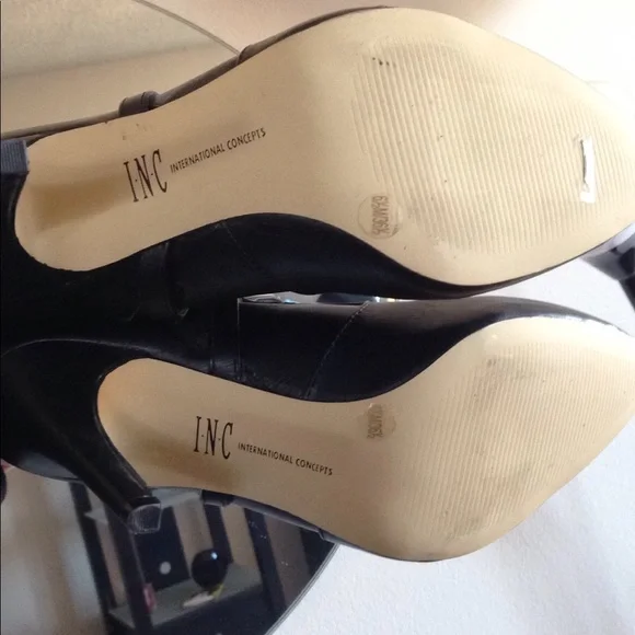 Beautiful black boots - Picture 4 of 4